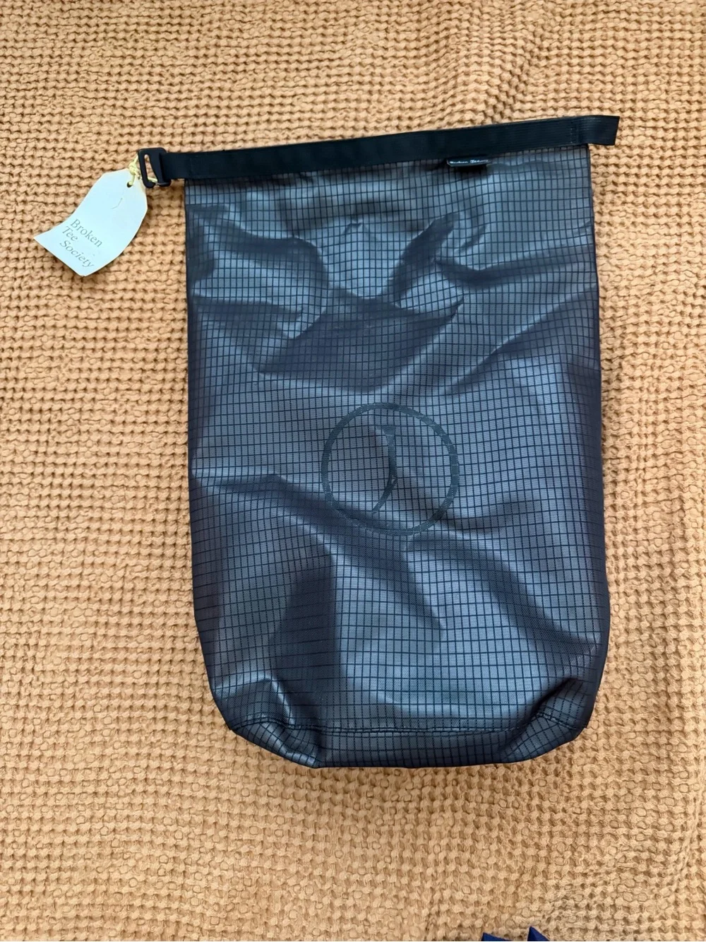 Broken Tee Society lightweight black